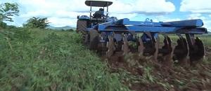 Cidália Chaúque apela a utilização de mecanização agrária em Manica